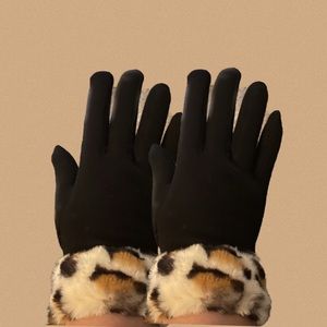 New Faux Fur Trimmed Smart Gloves